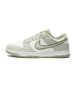 Nike Dunk Low SE Fleece Green