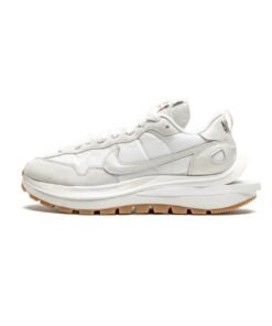 Nike Vaporwaffle Sacai Sail Gum